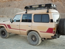 A diesel Land Cruiser at the entrance to Mosaic Canyon