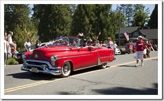 Arnold Independence Day parade