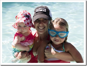Lilia, Lisa and Anna Marie in the pool