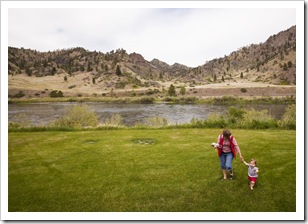 Carol and Lilia on the banks of the Missouri at the Quintero's