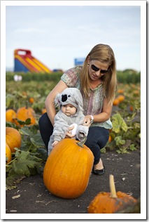 Lisa and Lilia at the pumpkin patch