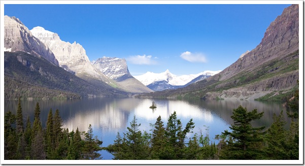 Picturesque Saint Mary's Lake and Wild Goose Island