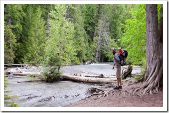 Sam and Lilia hiking to Avalanche Lake