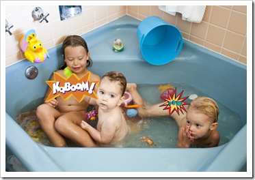 Anna Marie, Lilia and Sophia in the bath