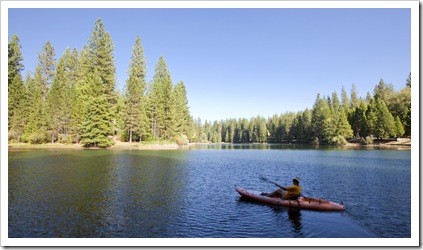 Jenni and Steve take the kayaks out for a paddle